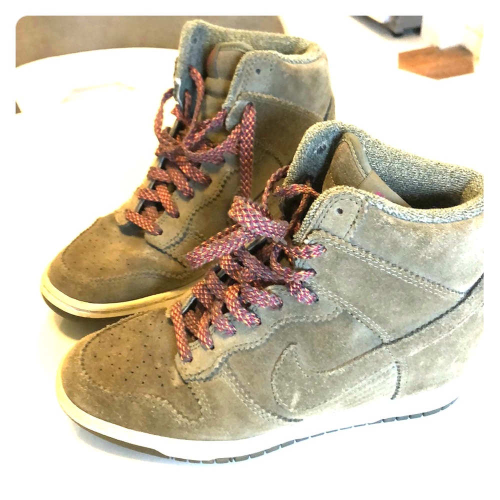 Olive green Nike wedge tennis shoes!